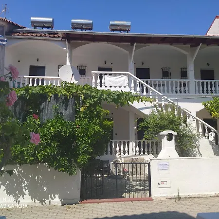 Nikos House Полихроно